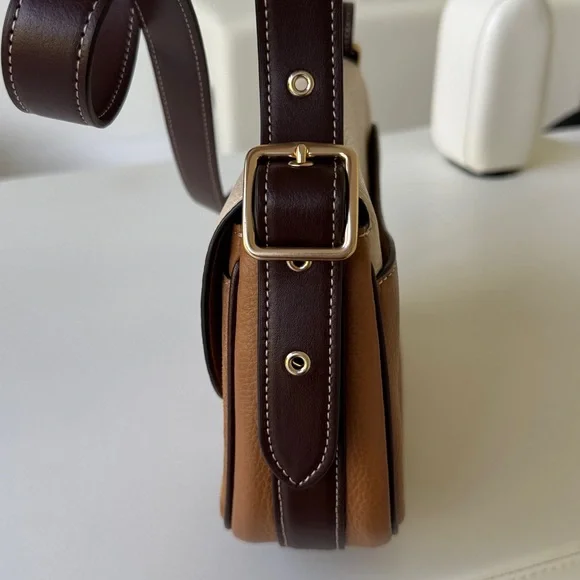 ✨Coach Macie Suede Colorblock Cream and Brown Leather Crossbody Bag - New - Picture 4 of 12